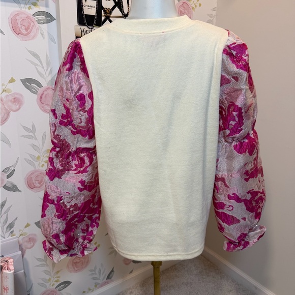 THML Boutique Metallic Jacquard Puff Sleeves - Picture 4 of 7